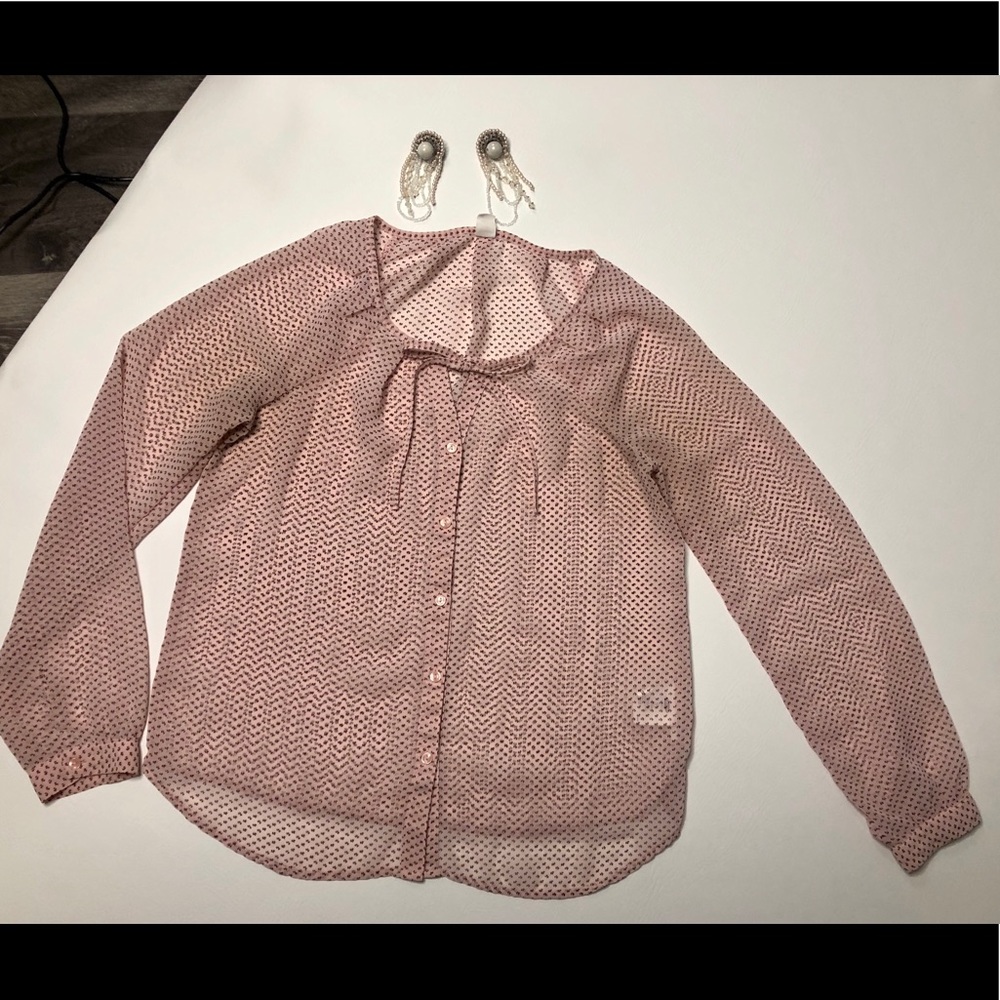 Old Navy pink color blouse with buttons